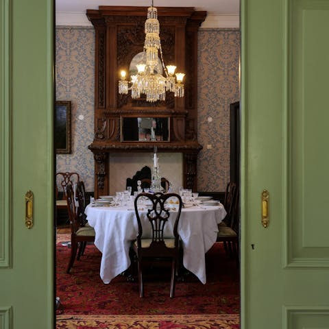 Doorkijkje huis Zypendaal, eetkamer