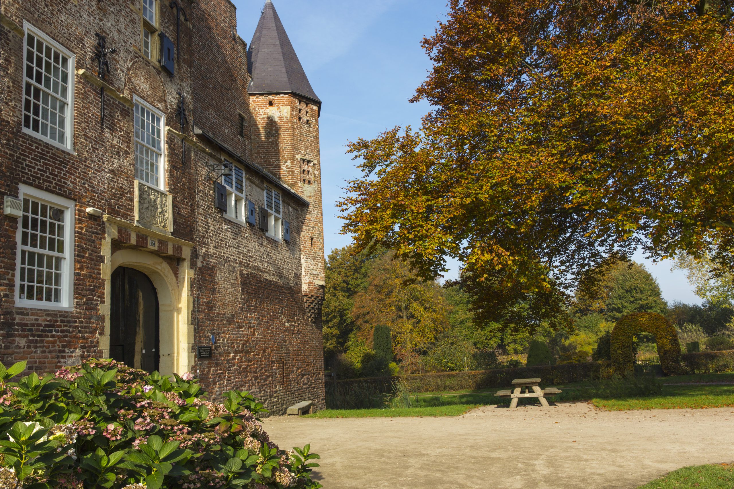kasteel-Hernen_herfst-Ton Rothengatter
