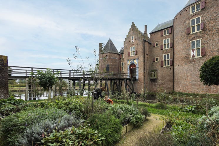 Kasteel Ammersoyen en hoftuin