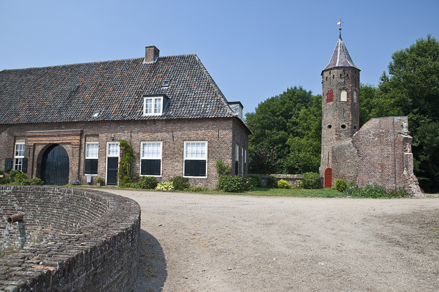 Kasteelse Hof te Ooy huis met toren