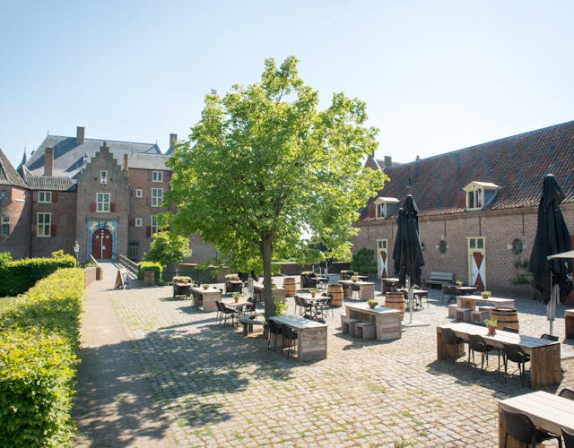 Terras Koetshuis bij kasteel Ammersoyen