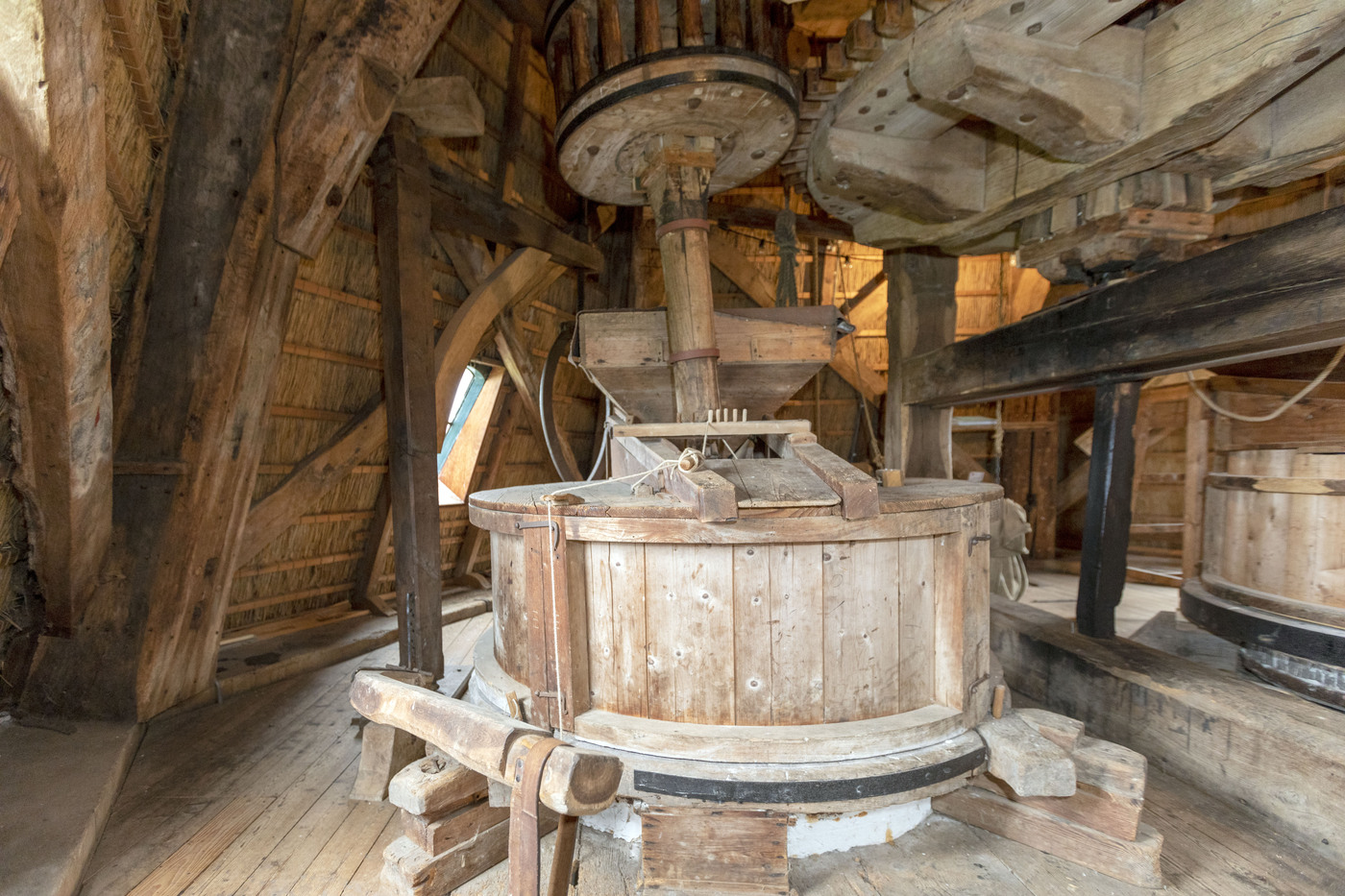 Waardenburg en Neerijnen molen maalsteen