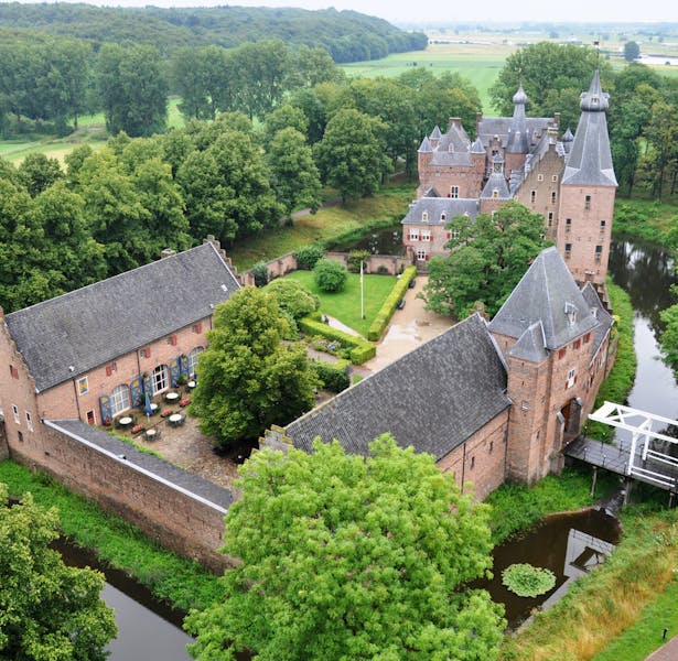 Luchtfoto kasteel Doorwerth