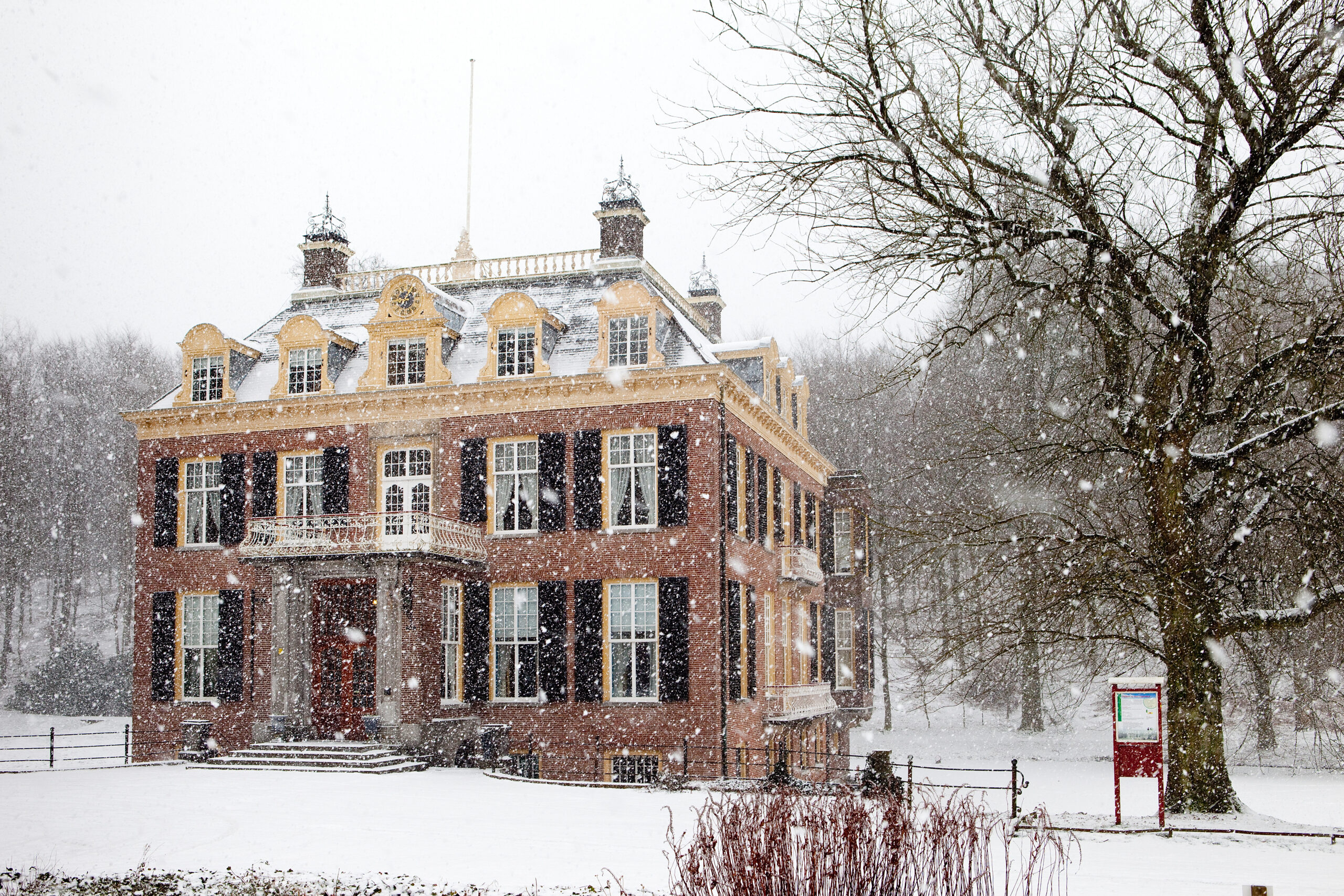 Huis Zypendaal in de winter