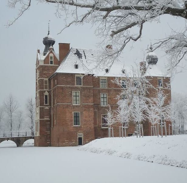 Cannenburch-kasteel-winter-sneeuw