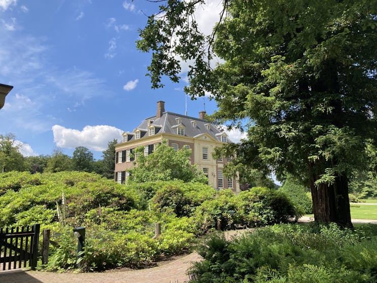 Tuin bij huis Verwolde in bloei
