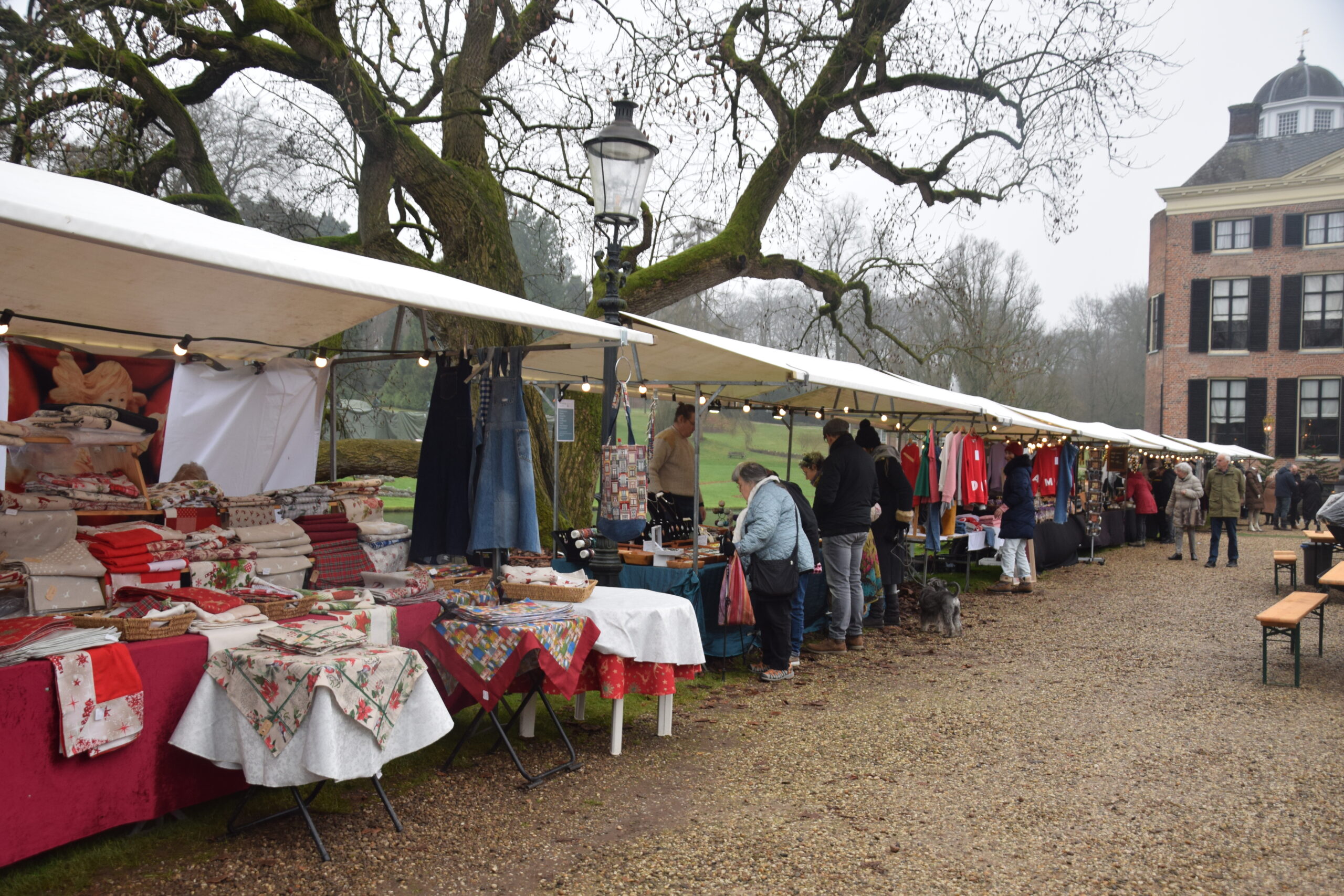 Kerstfair bij kasteel Rosendael. Marktkramen