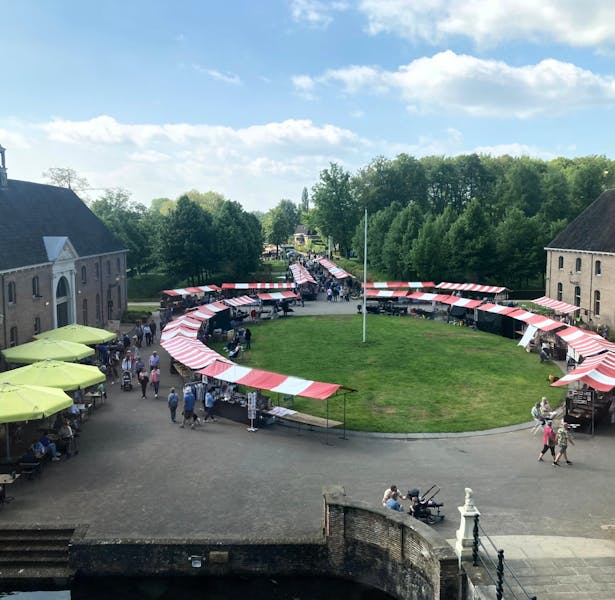 brocantefair bij kasteel Cannenburch