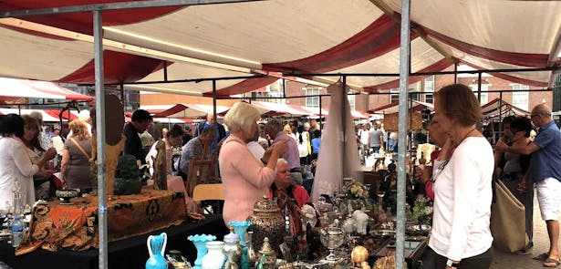 antiekfair bij kasteel Cannenburch