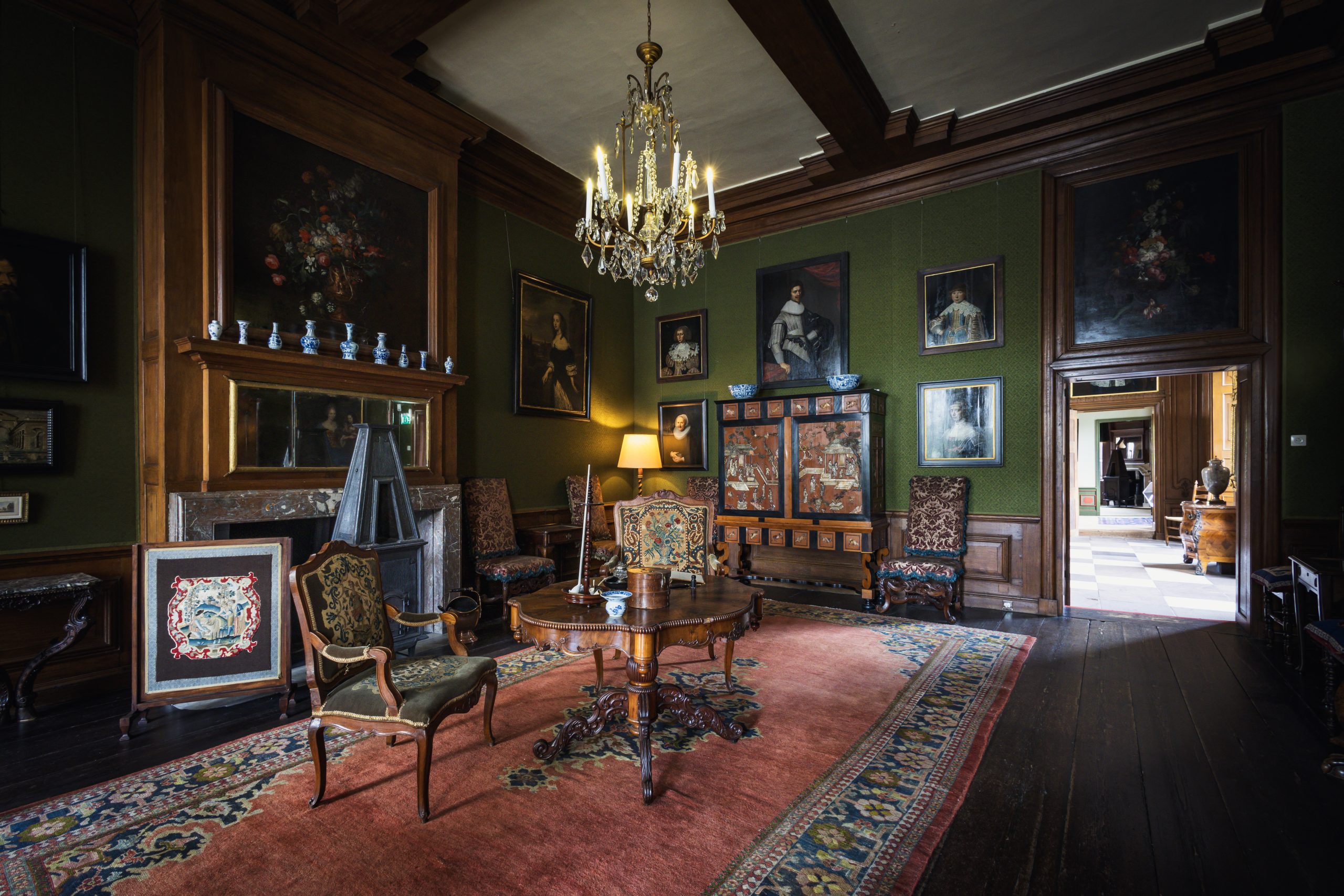 Cannenburch-kasteel-Herenkamer-doorkijkje