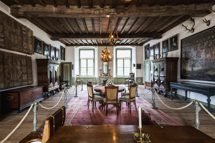 zaal in kasteel Cannenburch
