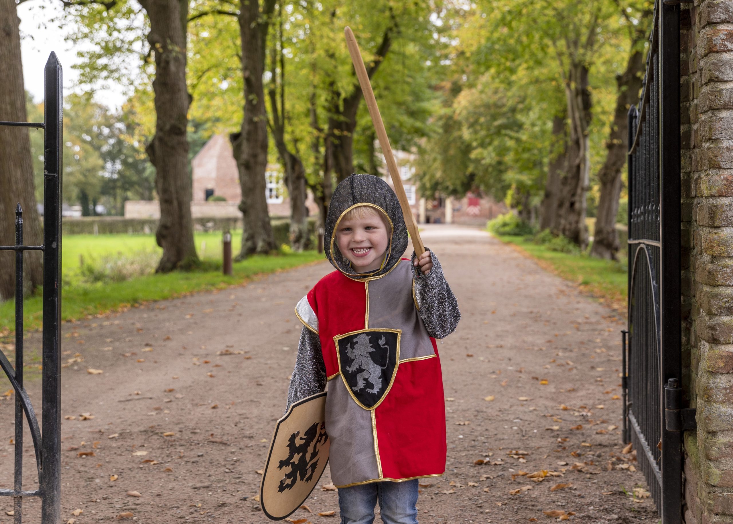 Kleine ridder voor kasteel Hernen