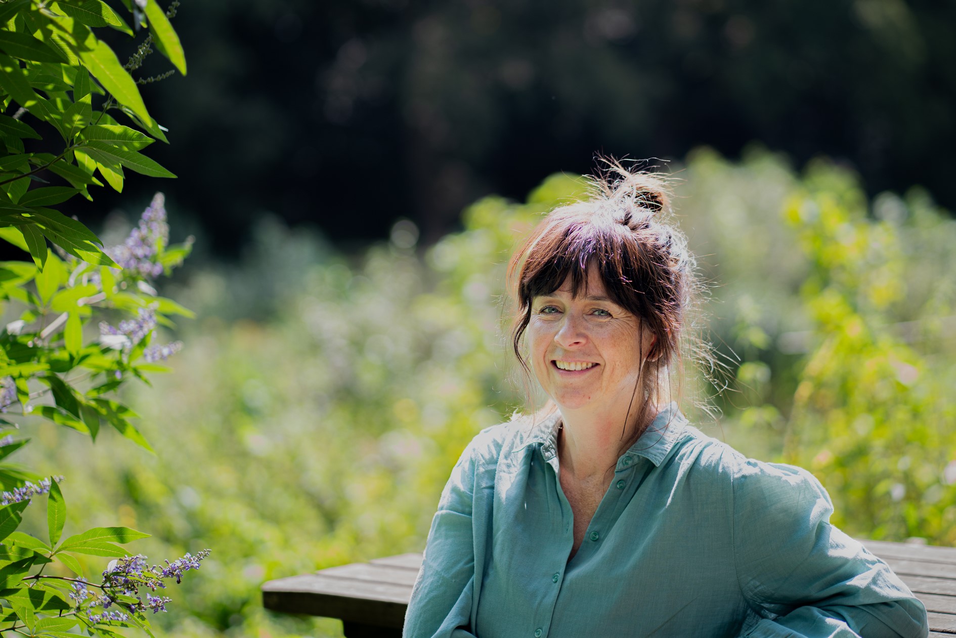 Meesterherborist Simone Cornelissen van Buitenkruiden