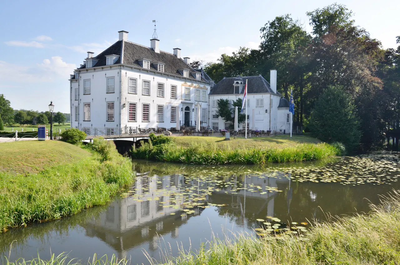 Huis 't Velde gezien vanaf brug